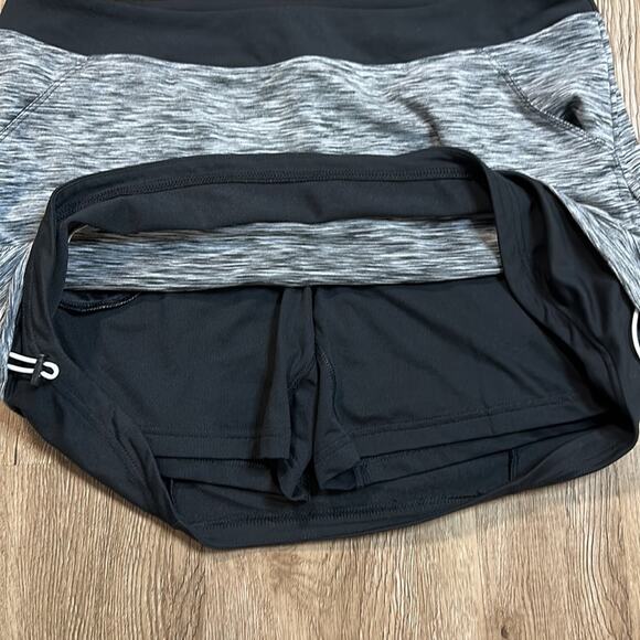 Adidas Grey Cinchable Golf Skort Size Medium Athletic - Picture 6 of 8